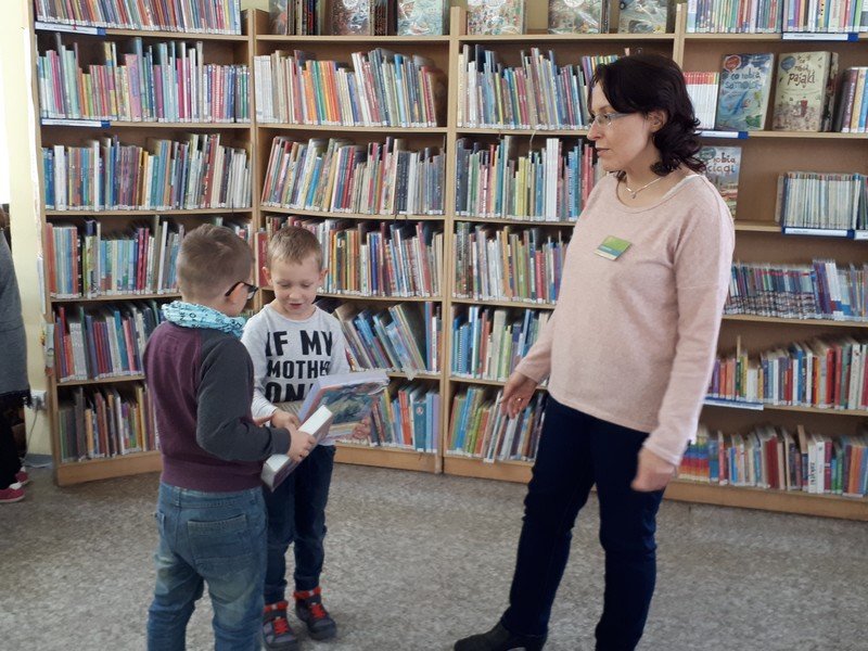 Niezapominajki w bibliotece